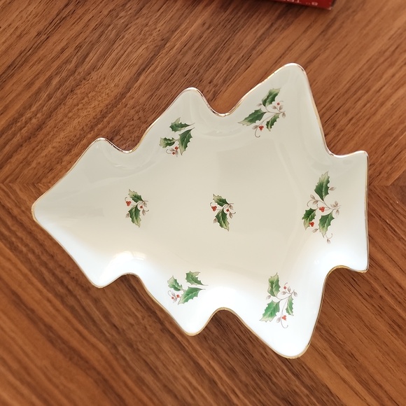 Royal Limited Holly Holiday 8" Ceramic Tree dish Gold trim - Picture 5 of 6